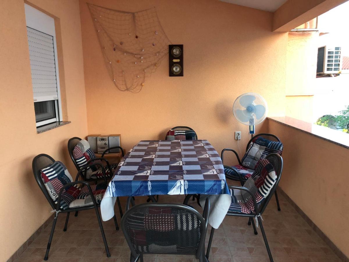 Apartman Luka Vir Appartement Buitenkant foto